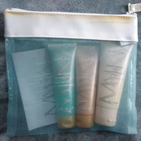 NWT Mary Kay Travel Sized Sun Care Kit - Picture 1 of 6